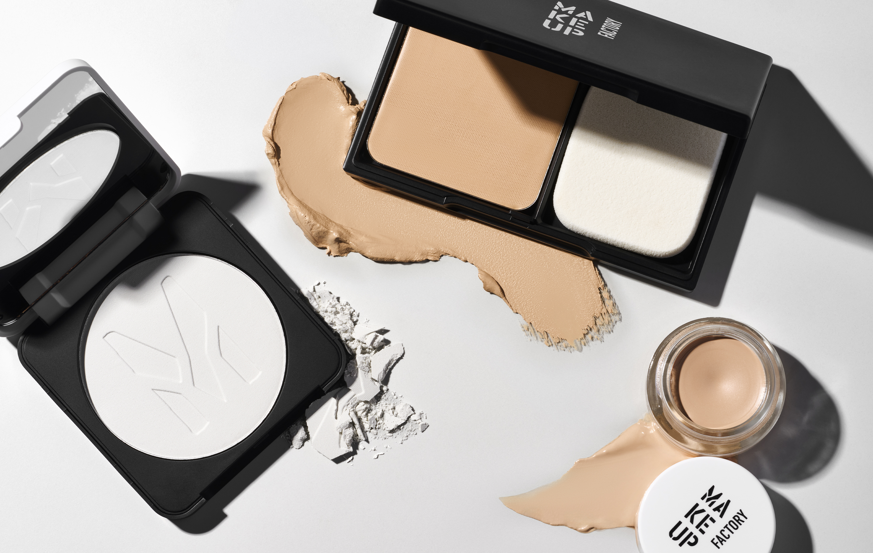 Alle Produkte der Picture Perfect Kollektion platziert auf grauem Hintergrund.